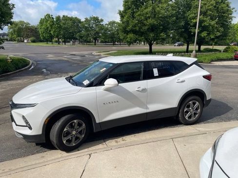 Used 2025 Chevrolet Blazer LT AWD/4WD image 6