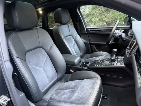 Used 2017 Porsche Macan S image 12