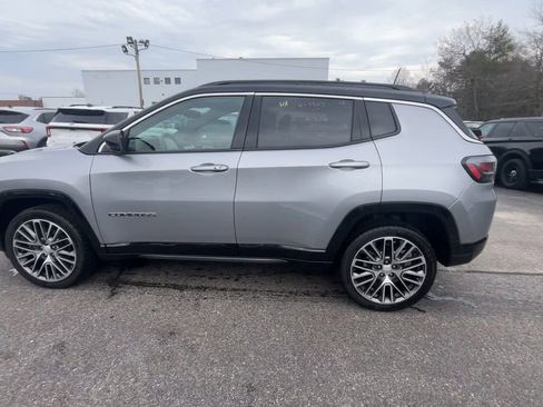Used 2023 Jeep Compass Limited w/ Elite Group AWD/4WD image 16