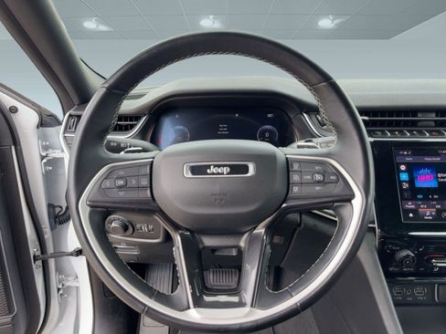 Certified 2022 Jeep Grand Cherokee Altitude image 18