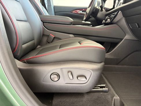 New 2027 Chevrolet Traverse RS w/ LPO, Floor Liner Package FWD image 50