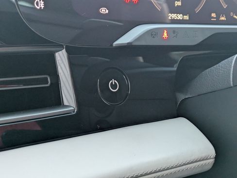 Used 2021 Porsche Taycan Turbo image 19