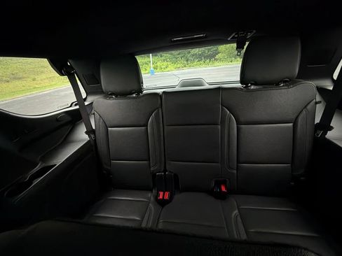 Used 2025 Chevrolet Tahoe LT AWD/4WD image 32