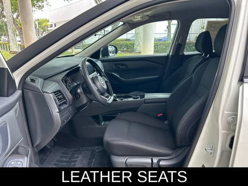 Used 2024 Nissan Rogue S AWD/4WD image 7