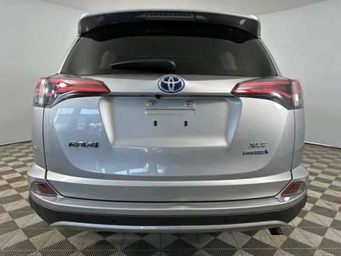 Used 2018 Toyota RAV4 XLE w/ Convenience Package AWD/4WD image 6
