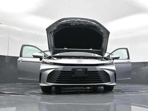 Used 2025 Toyota Camry LE FWD image 58