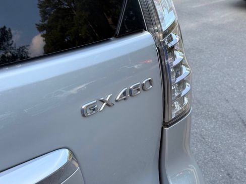 Used 2016 Lexus GX 460 w/ Premium Package AWD/4WD image 10
