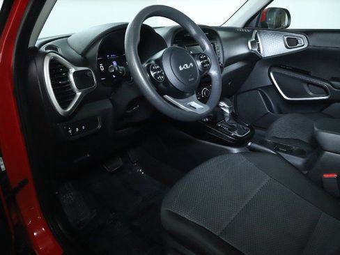 Used 2023 Kia Soul LX w/ LX Technology Package image 17