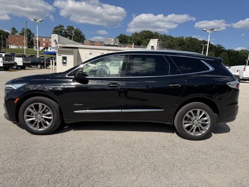 Used 2024 Buick Enclave Avenir AWD/4WD image 4