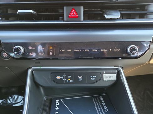 New 2026 Kia Carnival FWD image 30