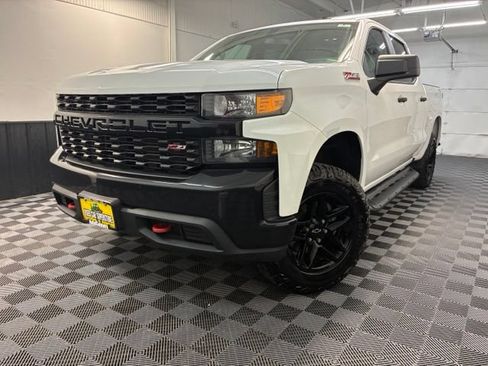 Used 2019 Chevrolet Silverado 1500 Custom Trail Boss w/ Custom Convenience Package AWD/4WD image 3