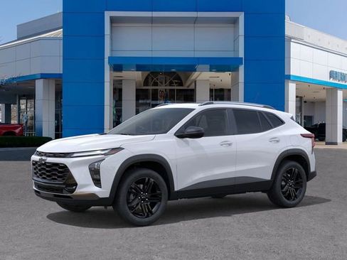 New 2026 Chevrolet Trax ACTIV w/ Sunroof Package image 2