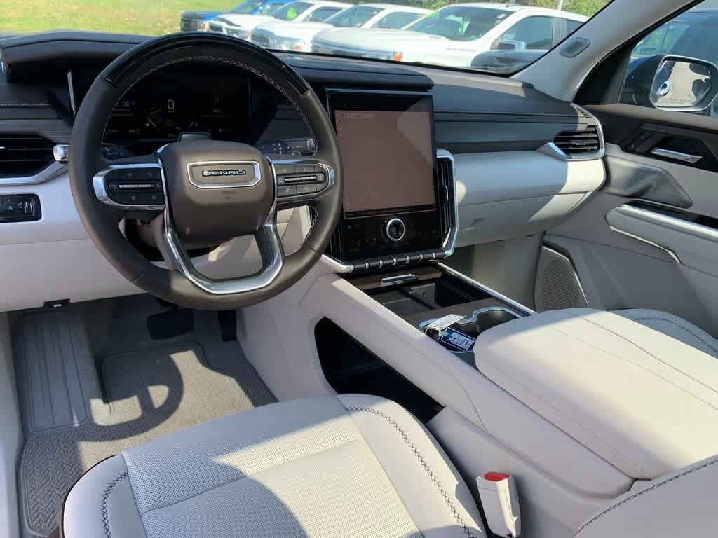 Used 2025 GMC Acadia Denali w/ Super Cruise Package AWD/4WD image 16