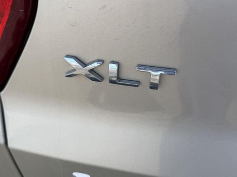 Used 2017 Ford Explorer XLT w/ Equipment Group 202A AWD/4WD image 44