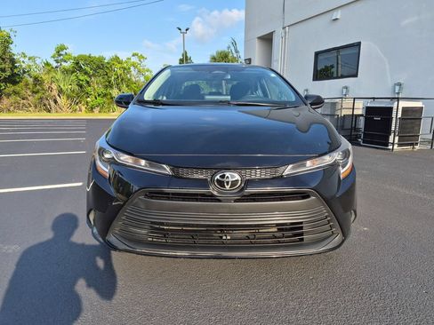 Used 2024 Toyota Corolla LE FWD image 2