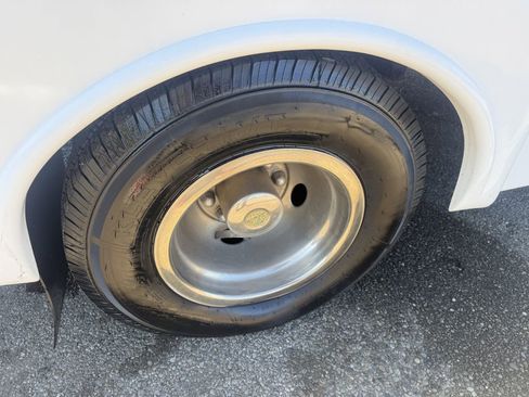 Used 2014 Ford E-450 and Econoline 450 Super Duty w/ Shuttle Bus Prep Package image 20