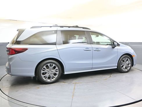 Used 2025 Honda Odyssey Touring image 6