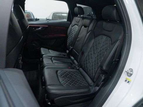 Used 2020 Audi SQ7 Prestige image 24