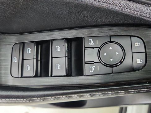 Certified 2023 Nissan Rogue SV image 16