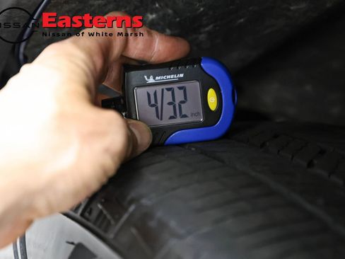 Used 2023 Nissan Rogue S AWD/4WD image 26