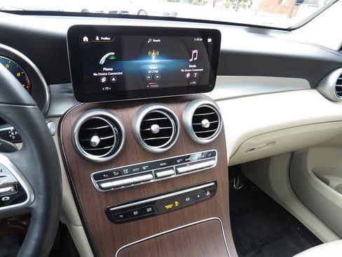 Used 2021 Mercedes-Benz GLC 300 4MATIC image 13