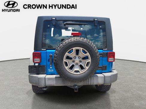 Used 2016 Jeep Wrangler Unlimited Rubicon w/ Connectivity Group AWD/4WD image 5
