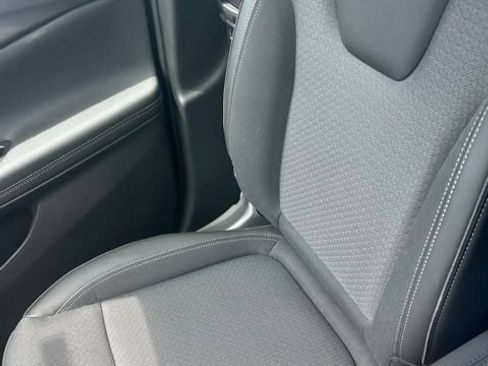 Used 2023 Buick Encore GX Select w/ Sport Touring Package FWD image 5