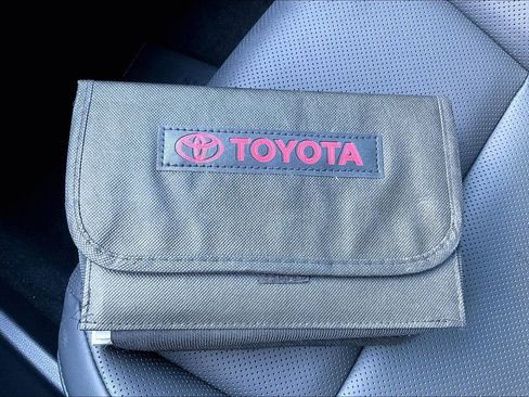 Used 2023 Toyota Crown Limited image 14