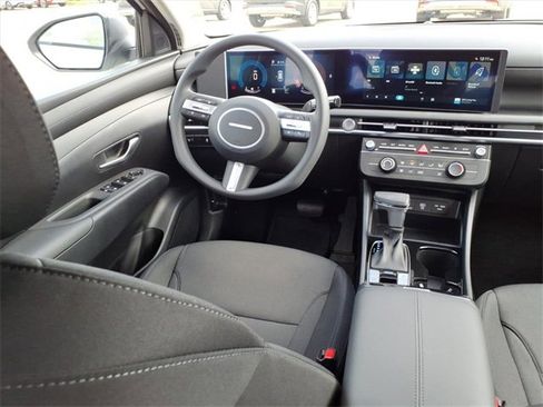 New 2026 Hyundai Tucson SE image 4