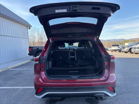 Used 2021 Toyota Highlander XSE image 26