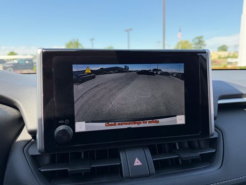 Used 2023 Toyota RAV4 XLE w/ Convenience Package AWD/4WD image 20