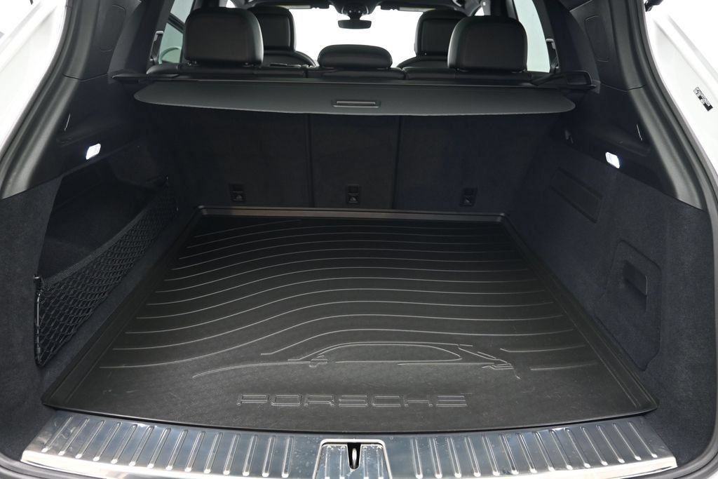 Certified 2026 Porsche Cayenne AWD/4WD image 26