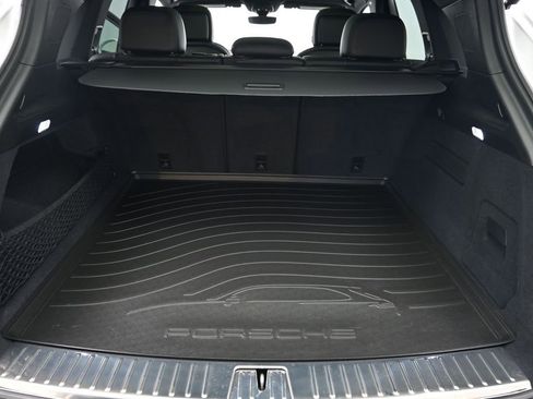 Certified 2026 Porsche Cayenne AWD/4WD image 26