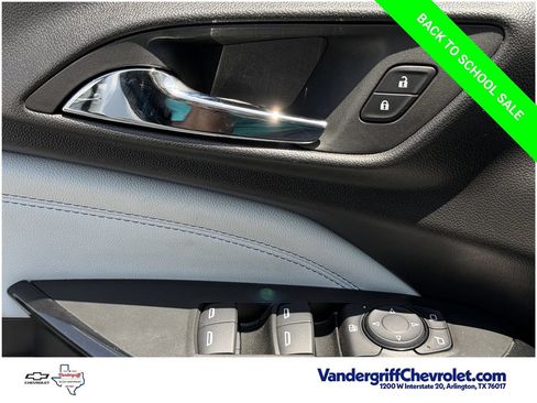 Used 2025 Chevrolet Trax LT w/ LT Convenience Package FWD image 22