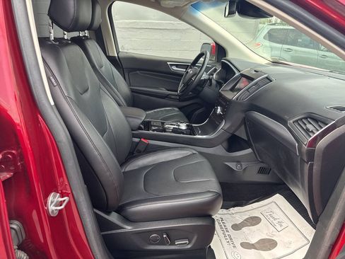 Used 2019 Ford Edge Titanium w/ Cold Weather Package AWD/4WD image 24