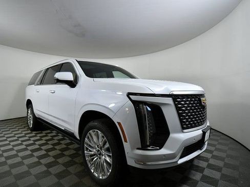 Used 2026 Cadillac Escalade ESV Luxury w/ LPO, Floor Liner Package image 17