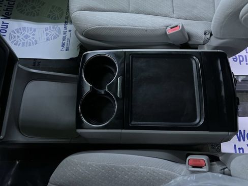 Used 2018 Toyota Sienna LE FWD image 24