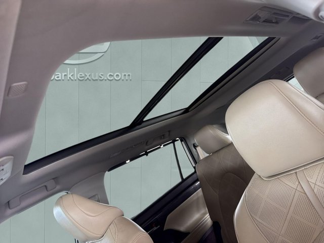 Used 2021 Toyota Highlander Platinum AWD/4WD image 22
