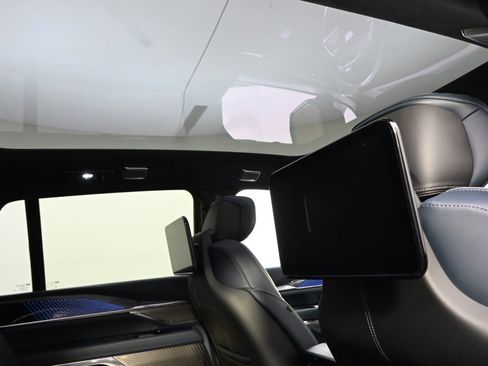 New 2025 Cadillac Escalade IQ Luxury 2 image 17