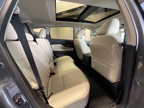 Used 2024 Nissan Murano Platinum w/ Cargo Package image 21