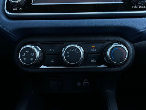 Used 2025 Nissan Versa SV image 24