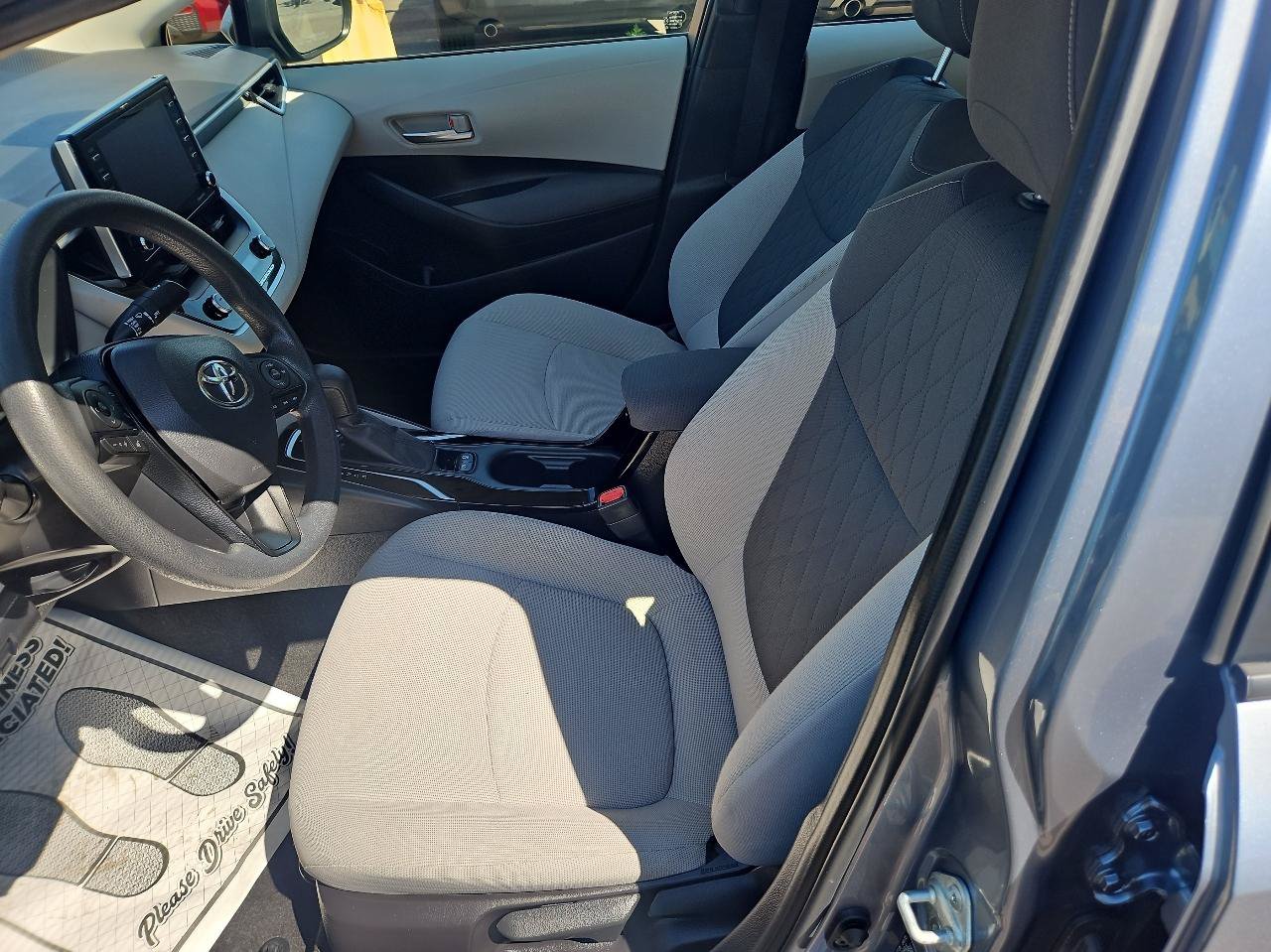 Used 2021 Toyota Corolla LE FWD image 11