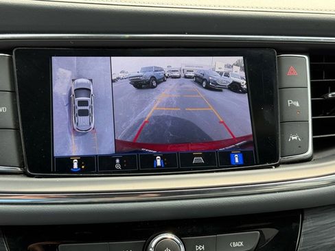 Used 2024 Buick Enclave Premium image 25