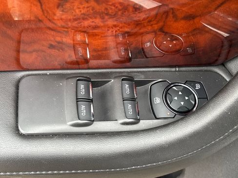 Used 2014 Lincoln MKS w/ Equipment Group 101A image 5