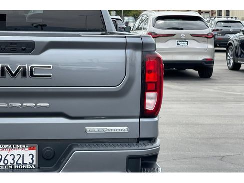 Used 2022 GMC Sierra 1500 Elevation w/ LPO, Elevation Black Package AWD/4WD image 16