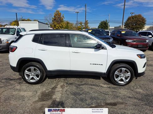 Used 2023 Jeep Compass Latitude image 24