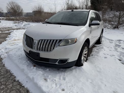 Used 2011 Lincoln MKX AWD w/ 101A Rapid Spec Order Code image 2