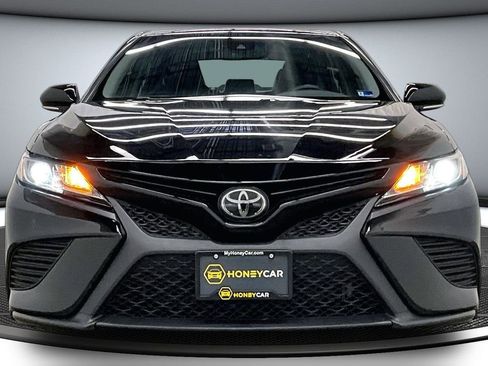 Used 2020 Toyota Camry SE w/ Audio Package image 2