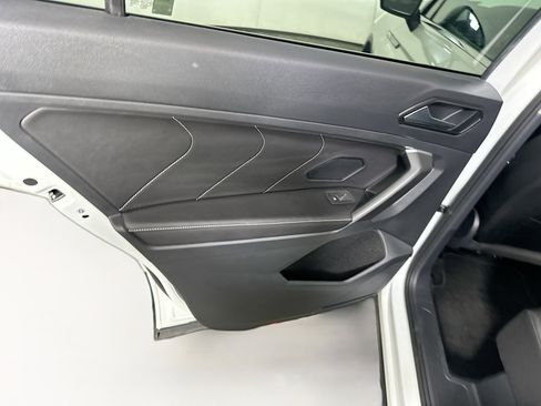 Used 2023 Volkswagen Tiguan SE image 25