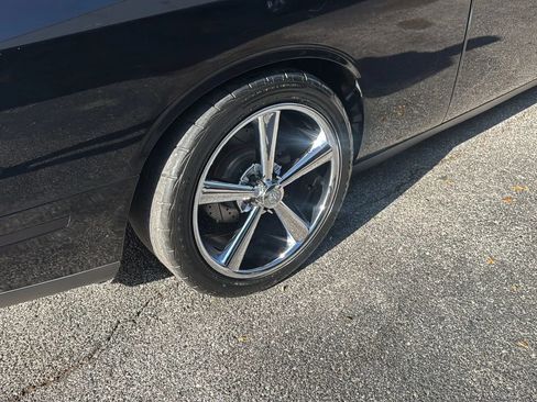 Used 2015 Dodge Challenger R/T Plus image 37